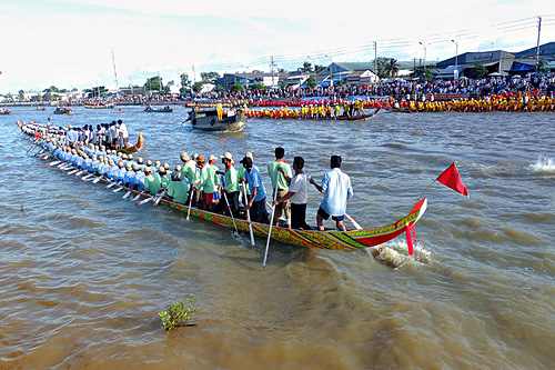 Festival đua ghe ngo S&oacute;c Trăng sẽ c&oacute; bắn ph&aacute;o hoa